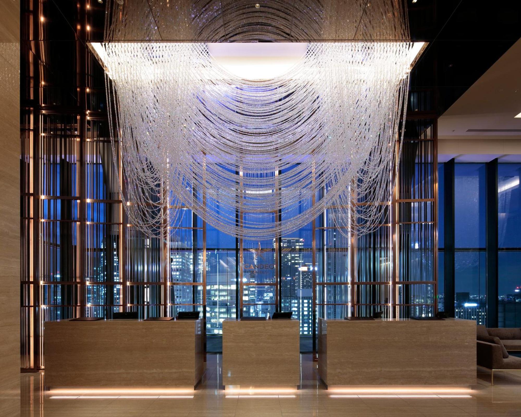 Candeo Hotels Osaka The Tower Eksteriør bilde The 10000-crystal chandelier at the lobby