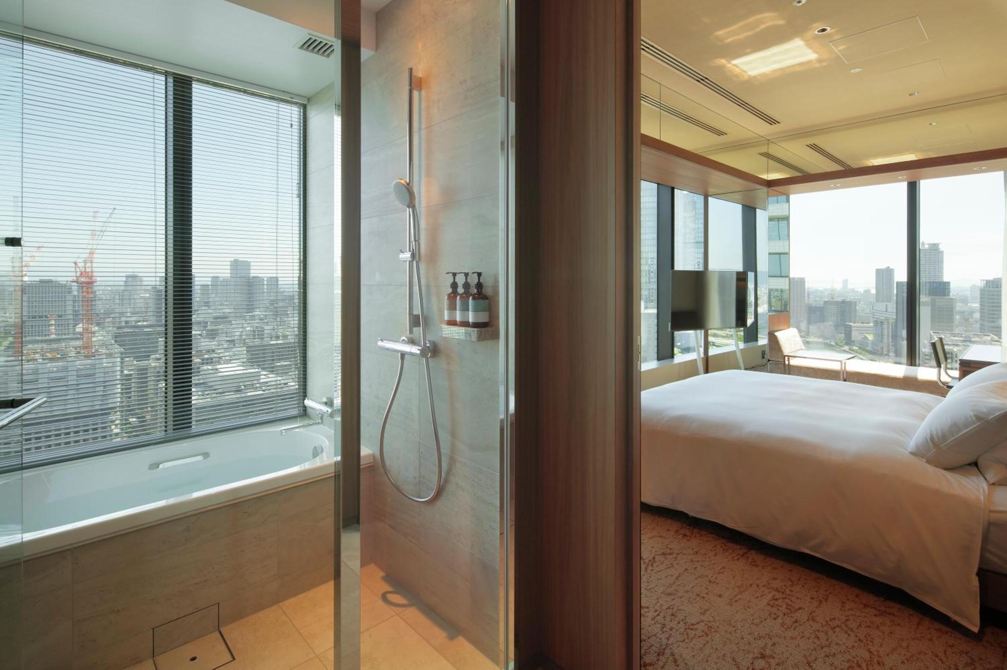 Candeo Hotels Osaka The Tower Rom bilde A suite at the hotel