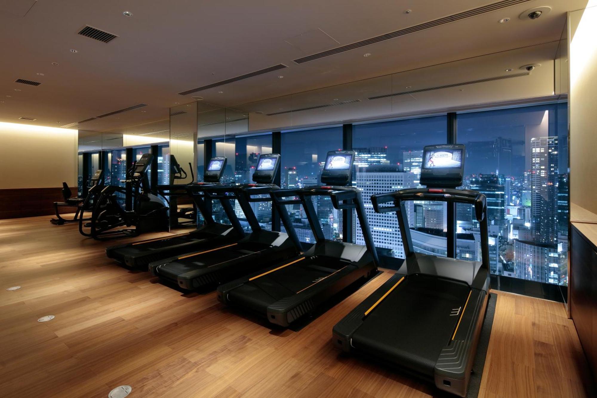 Candeo Hotels Osaka The Tower Eksteriør bilde The gym at the 39th floor