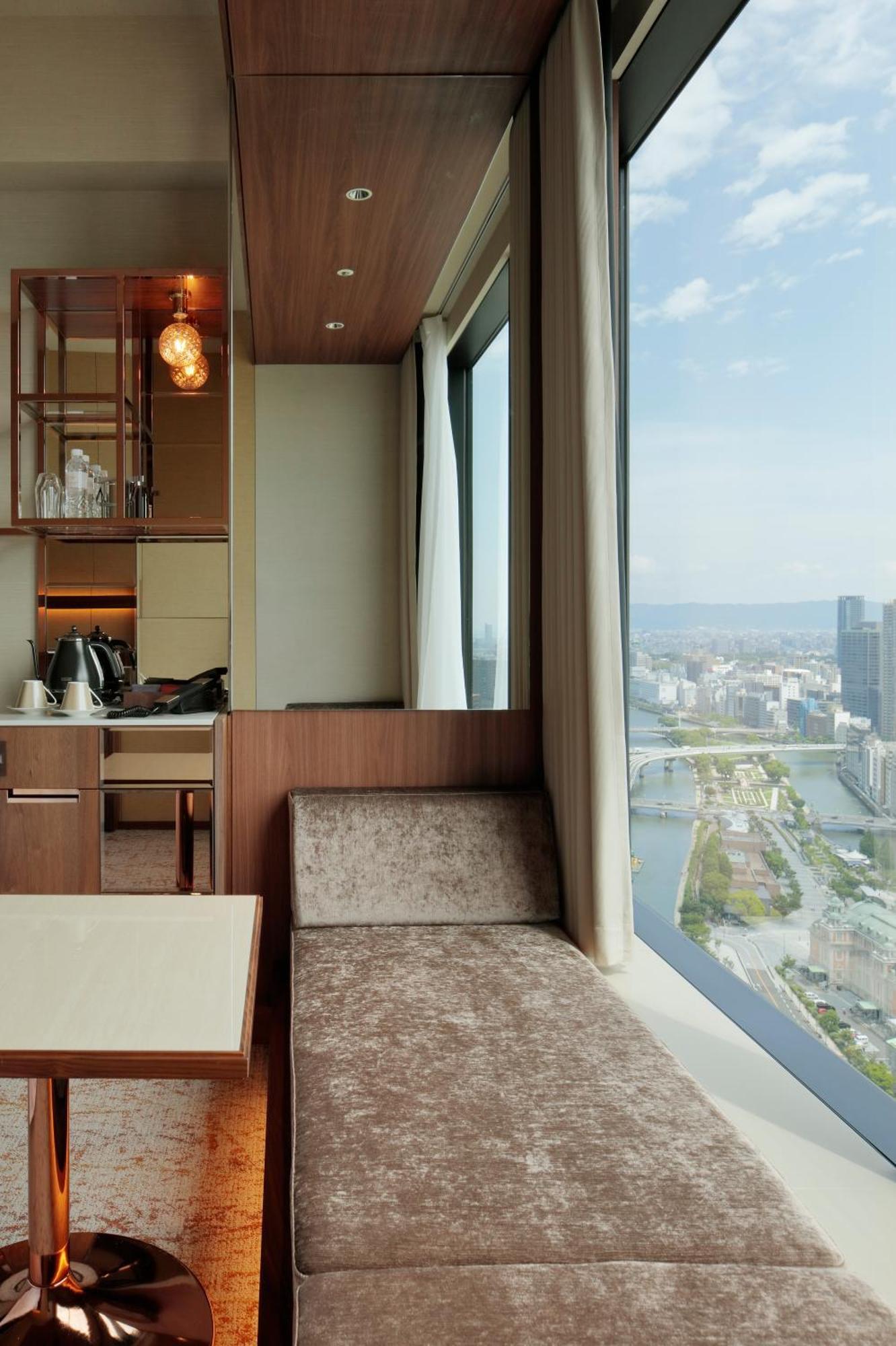 Candeo Hotels Osaka The Tower Eksteriør bilde A view of the River Rhine from the hotel