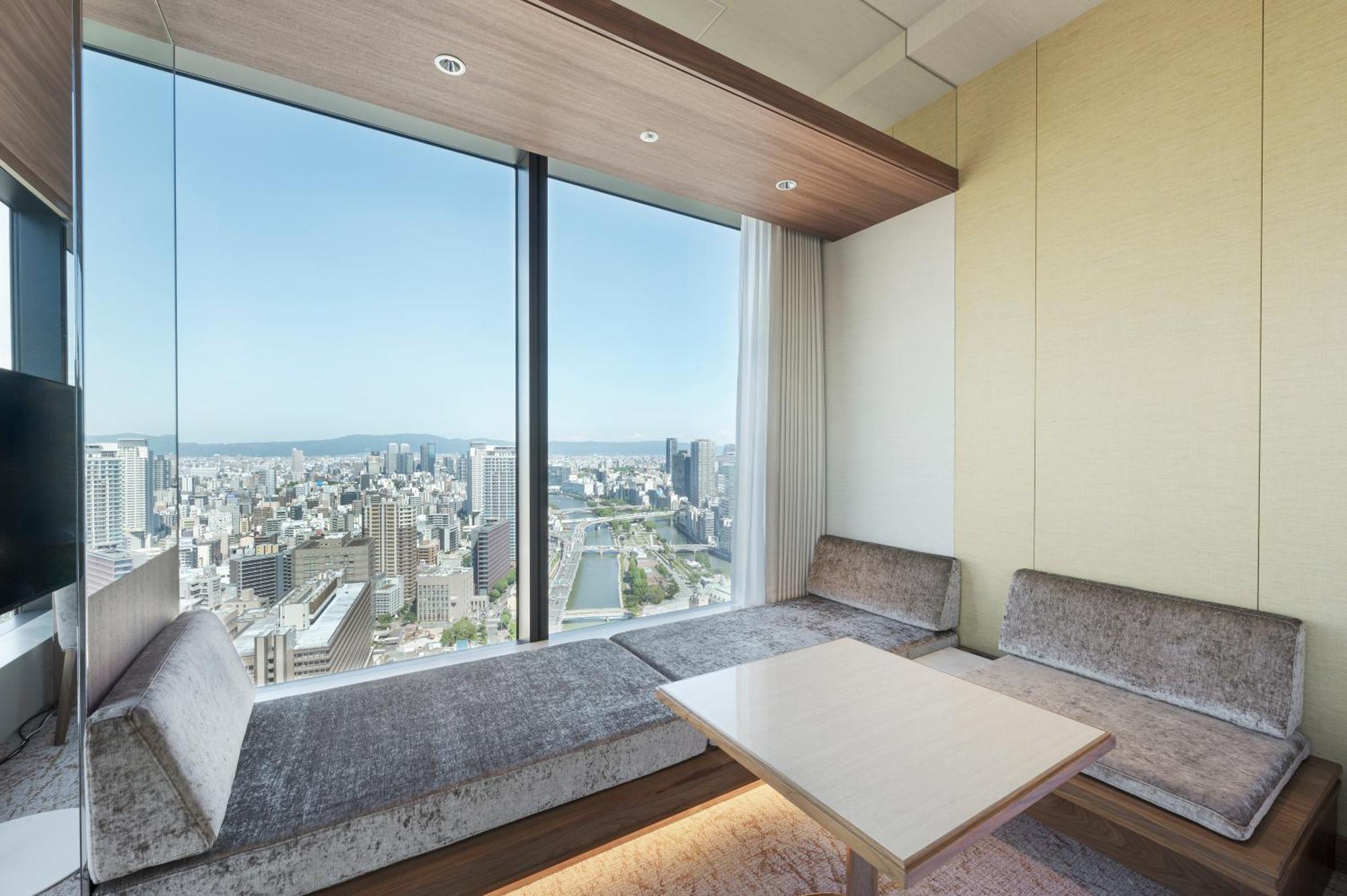 Candeo Hotels Osaka The Tower Eksteriør bilde A room at the hotel