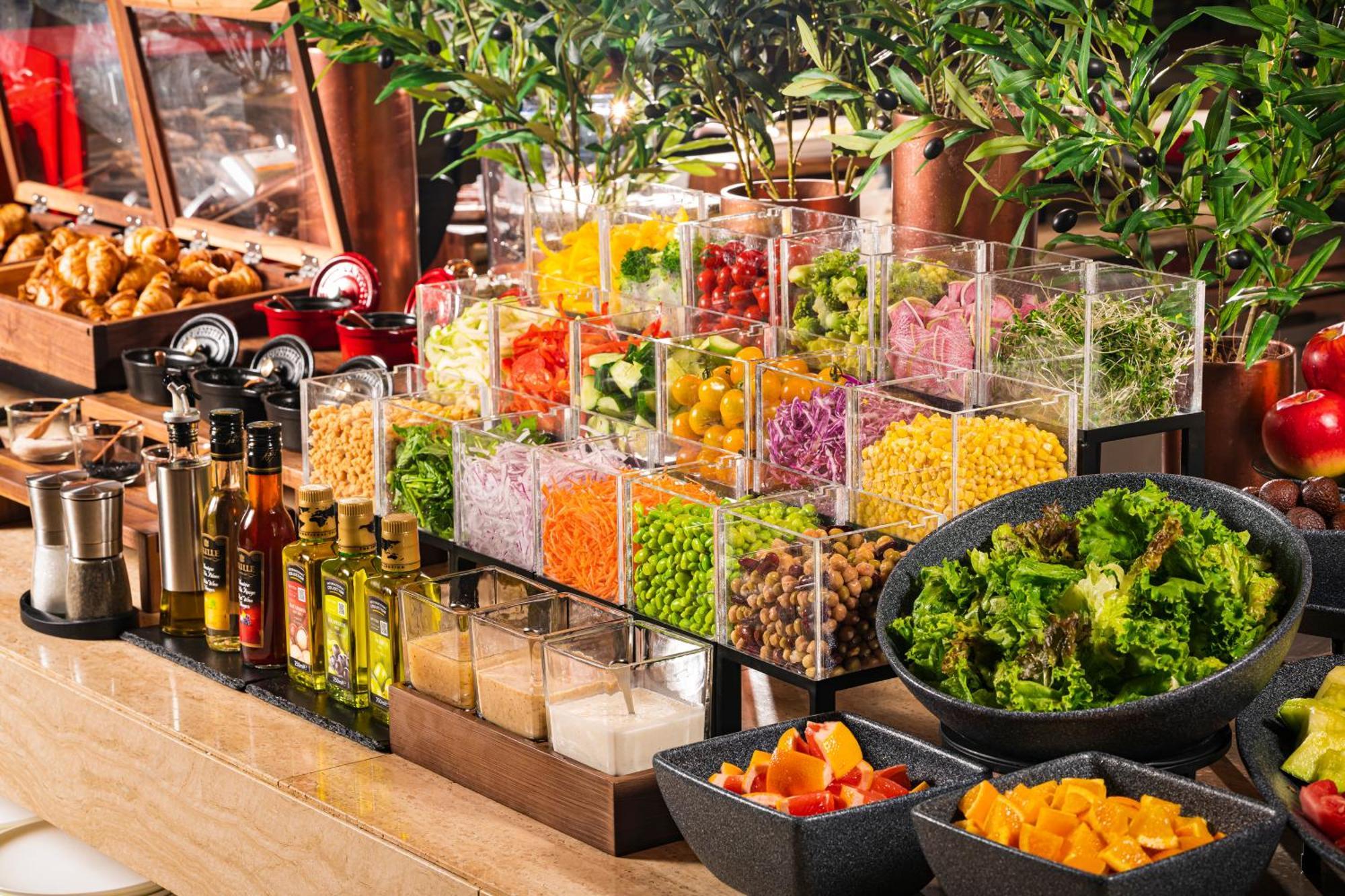 Candeo Hotels Osaka The Tower Eksteriør bilde A salad bar