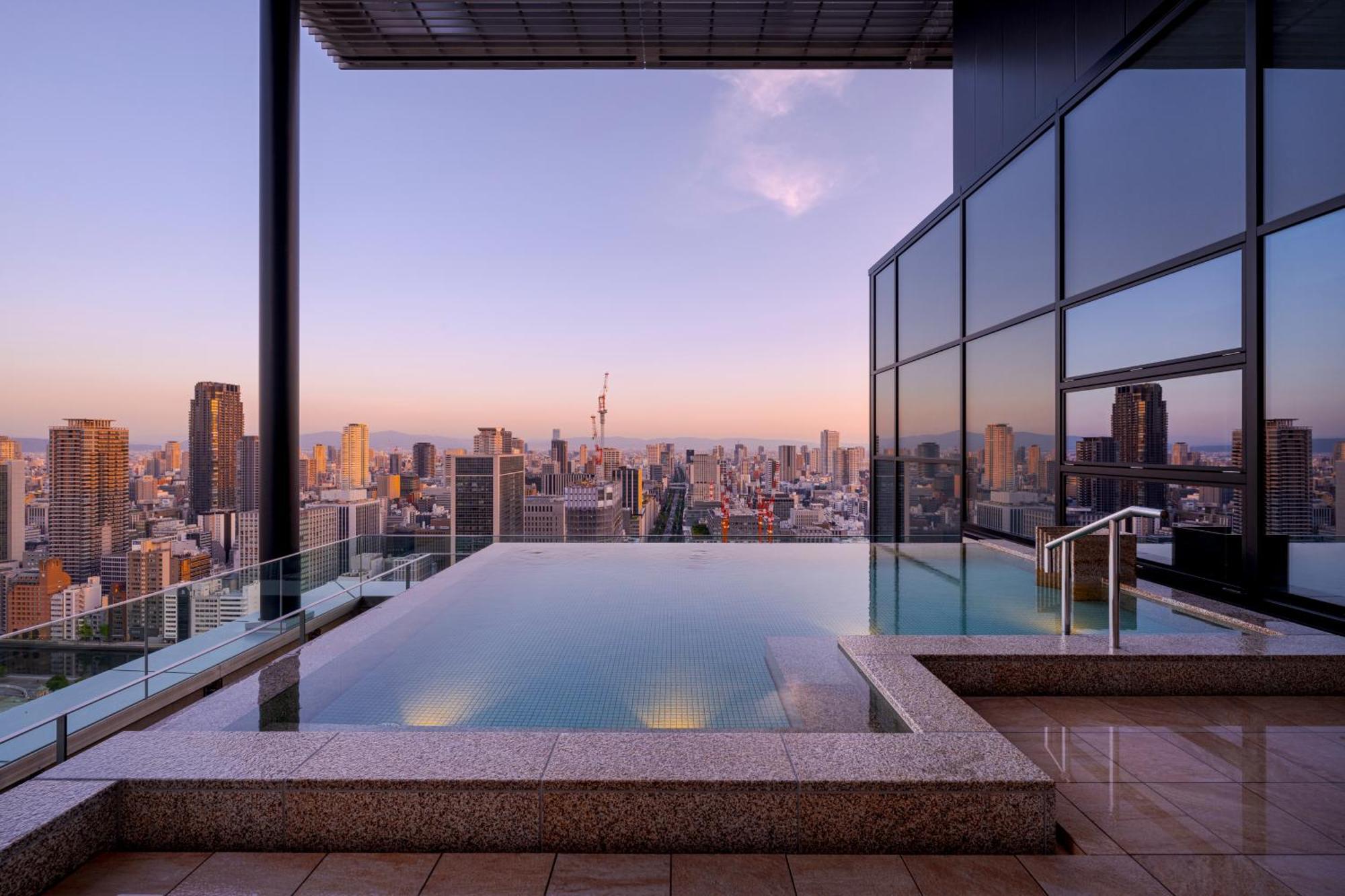 Candeo Hotels Osaka The Tower Eksteriør bilde A rooftop onsen in Tokyo